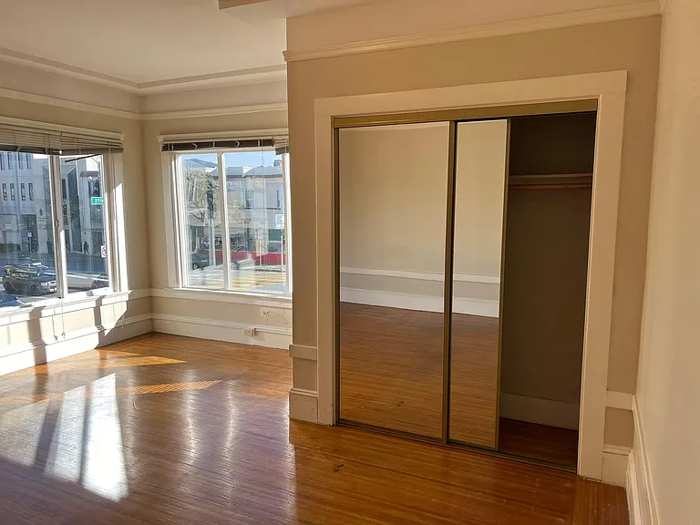495 27th Ave #8 — Photo 2
