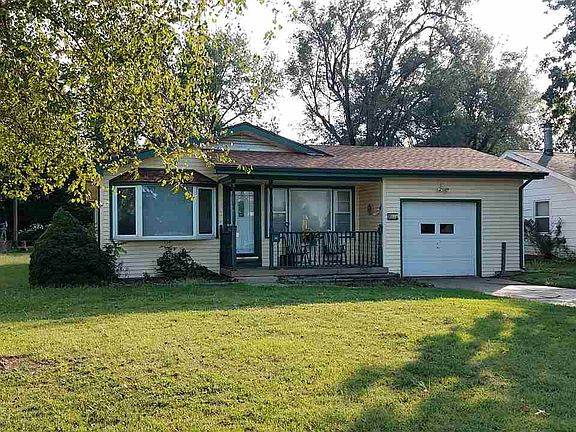 2nd image of 725 McLaughlin Dr