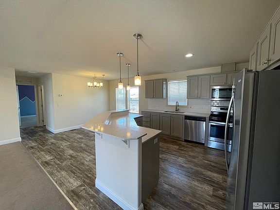 5th image of 54 Whiteface Ln