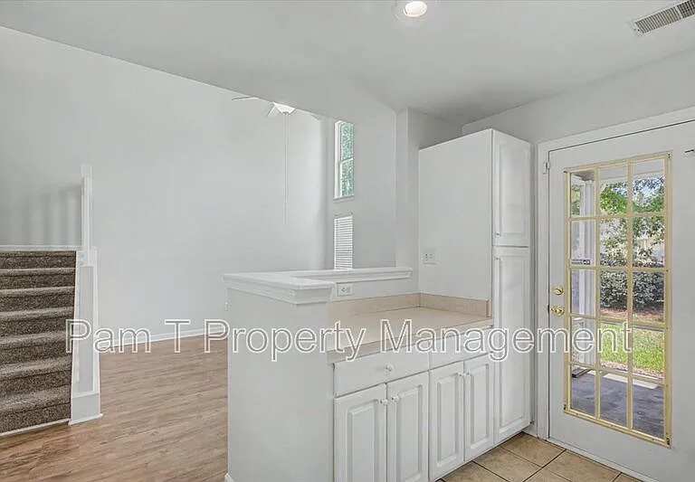 303 Gallery Way — Photo 14