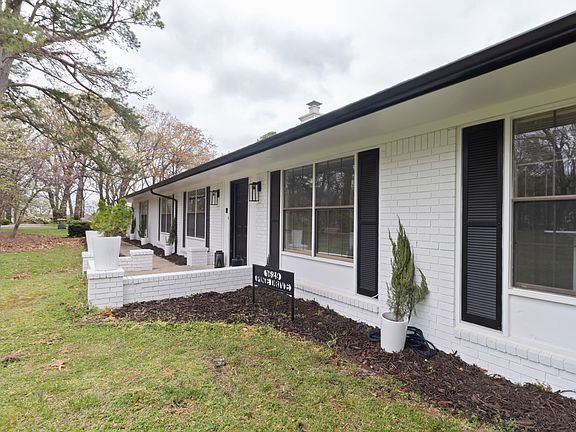 3rd image of 1629 Pine Dr