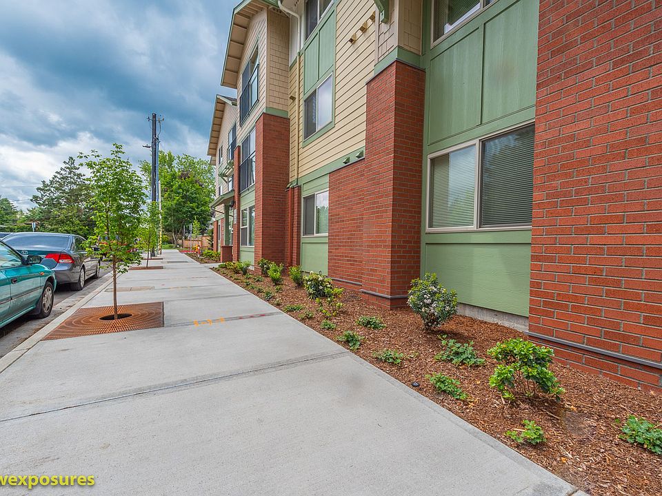 1st image of 4855 SW Franklin Ave #321