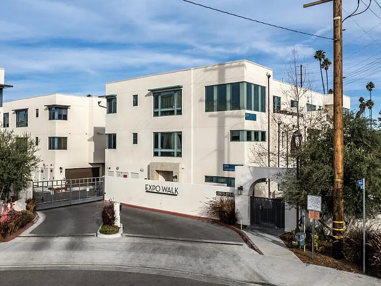 2921 Exposition Pl — Photo 1