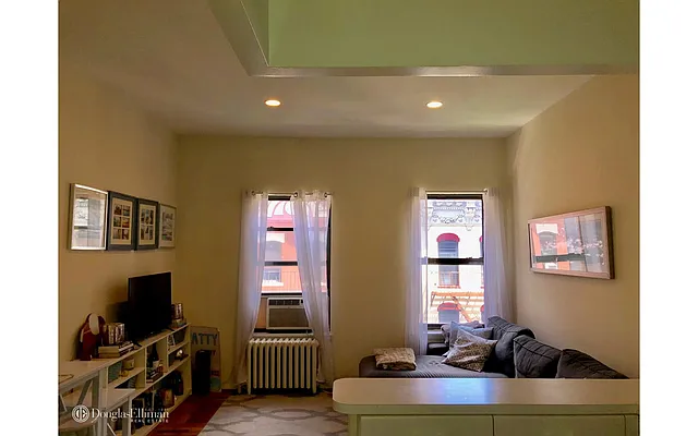 Rented by Douglas Elliman | media 8