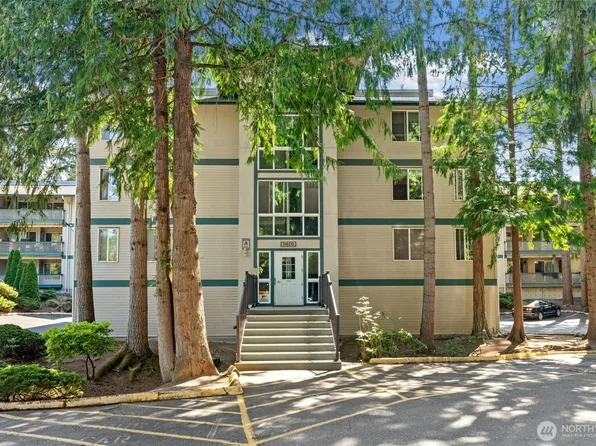 5620 200th Street SW #A204, Lynnwood, WA 98036