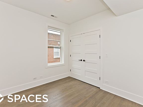 5th image of 3401 N Hamlin Ave #2