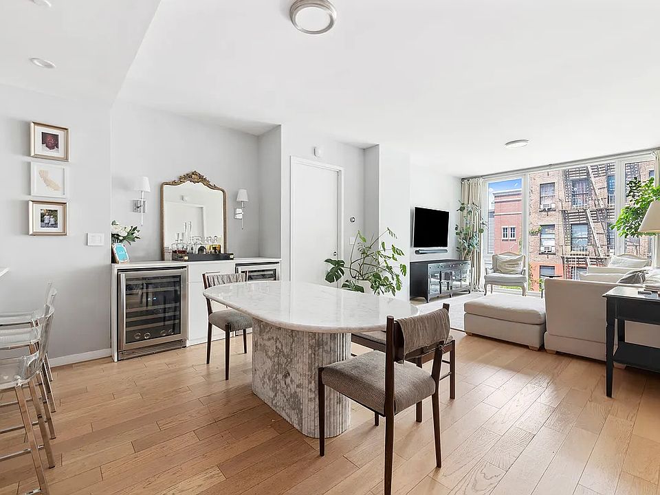 1st image of 545 W 48th St APT 401S