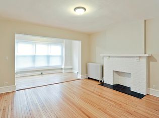 912 Main St APT 1, Evanston, IL 60202