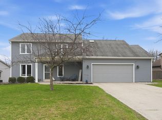 9021 Dunmore Ln, Fort Wayne, IN 46804