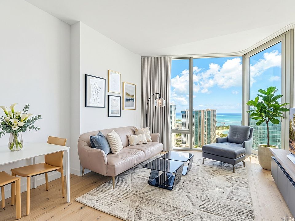 1st image of 1001 Queen St #Penthouse 4004