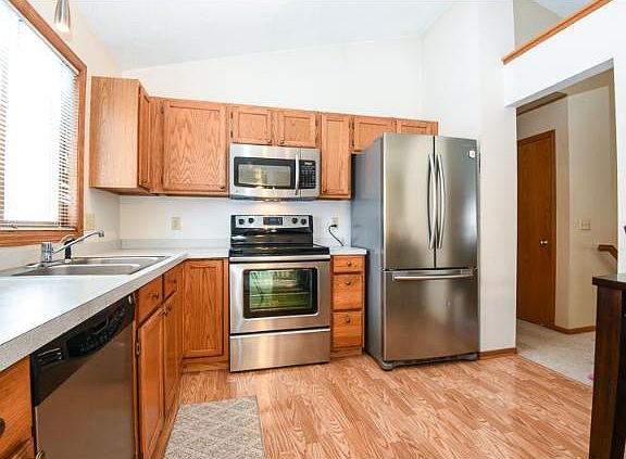 5th image of 805 Moonlight Pl