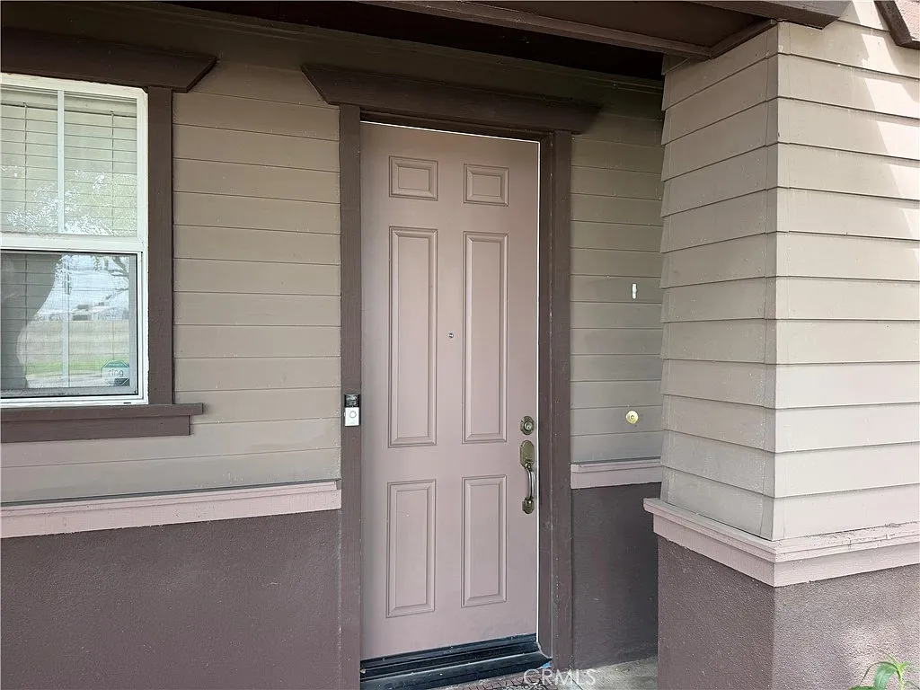 3 bed, 2.5 bath, 1836 sqft, $3,680 — Photo 2