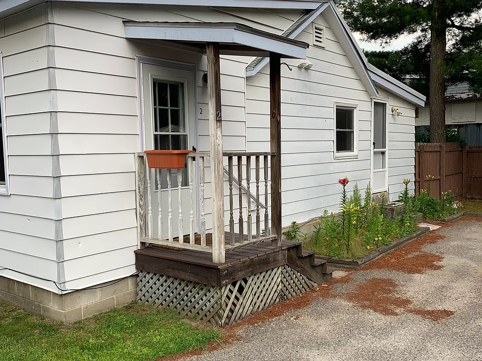 1571 North Ave #2