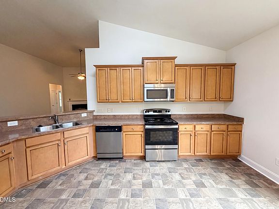 3rd image of 1181 Andrews Ct