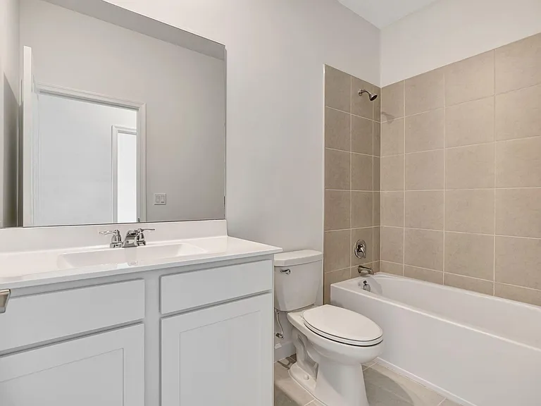 539 SE Rivergrass St — Photo 22