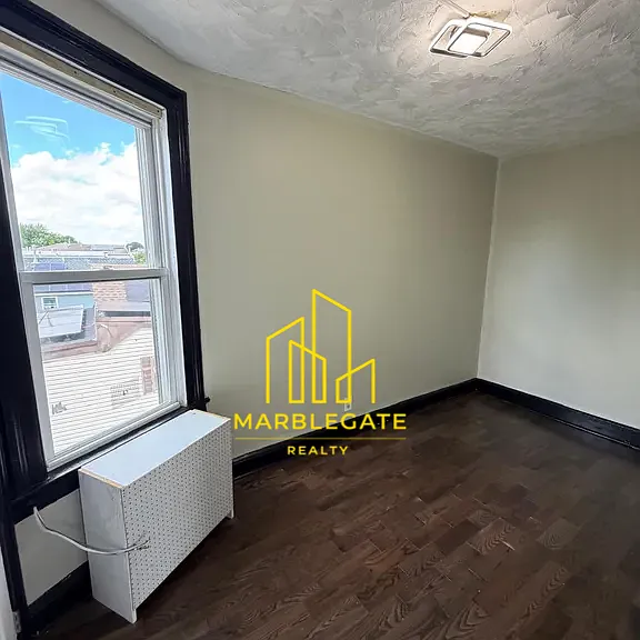 429 S 6th St #33 — Photo 5