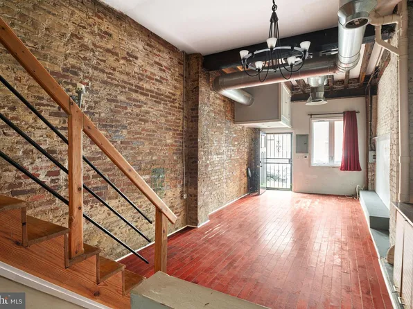 1127 S 7th St, Philadelphia, PA 19147
