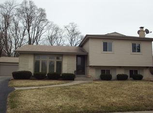 423 N Lancers Dr, Addison, IL 60101