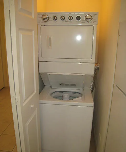 10016 SW 170th Ter — Photo 3