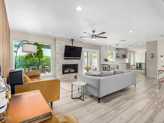 4th image of 237 W PINE VALLEY Drive