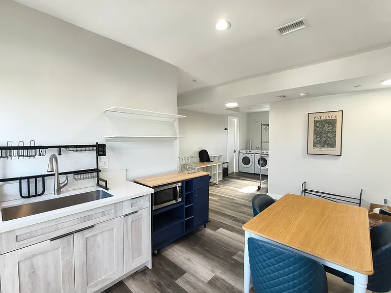 1280 W 37th Pl #A4N — Photo 14