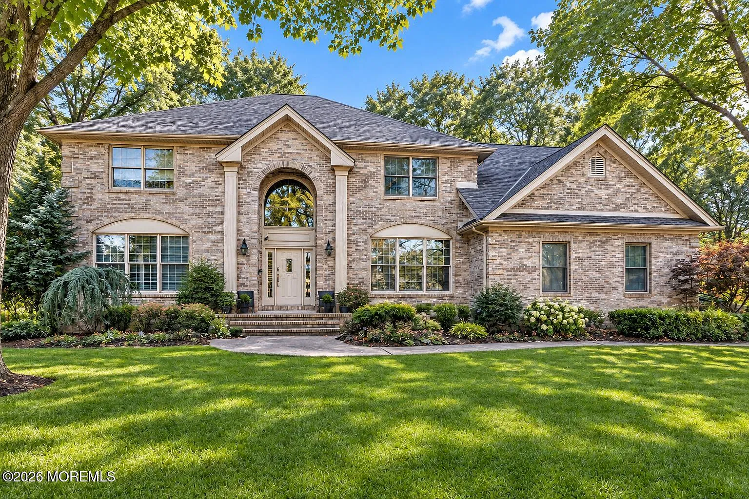 7 bed, 3824 sqft, $4,900 — Photo 1