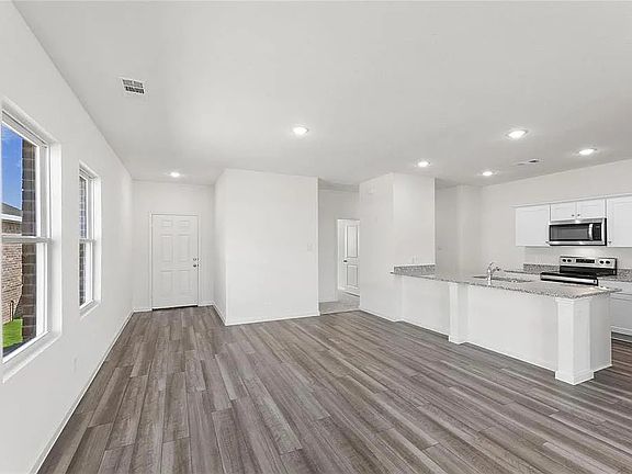 2nd image of 783 Camden Dr