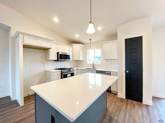 3rd image of 13837 RIATA LOOP Lot 26