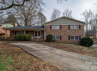 1009 Springs Rd, Lincolnton, NC 28092