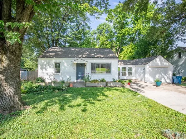 3027 Ridgeview Dr, Saint Charles, MO 63301