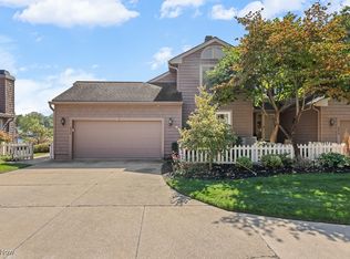 656 Isle View Dr, Akron, OH 44319