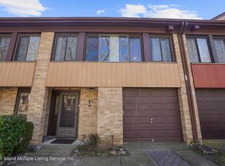 72 Claradon Ln, Staten Island, NY