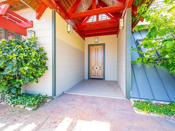 4th image of 1010 Los Berros Rd