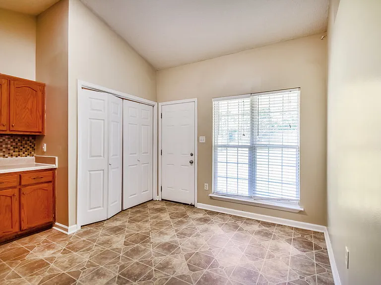 8035 Park Pike Dr — Photo 7
