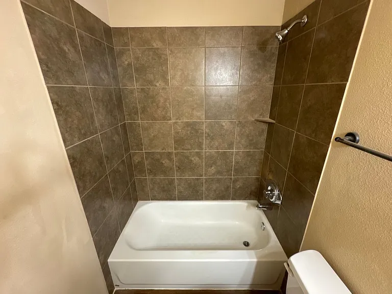 2725 Lovers Ln — Photo 28