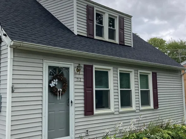 712 E Main St, Middleville, MI 49333