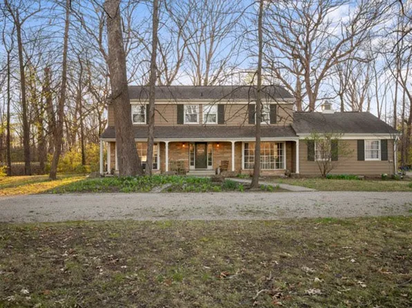 15827 N Oak Crest Rd, Marshall, IL 62441