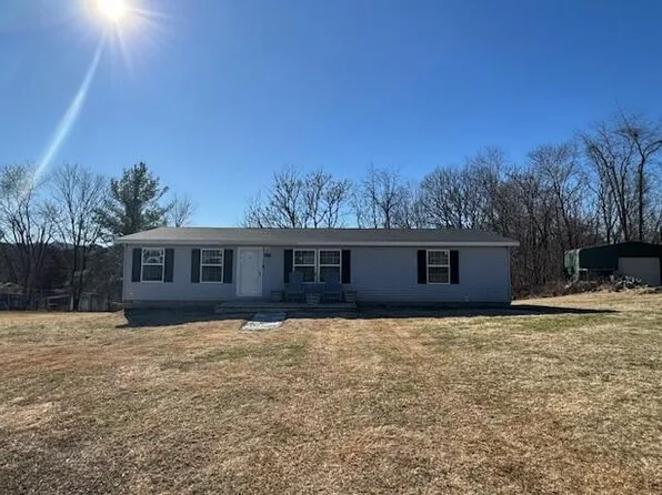 103 Haskins St, Goodview, VA 24095