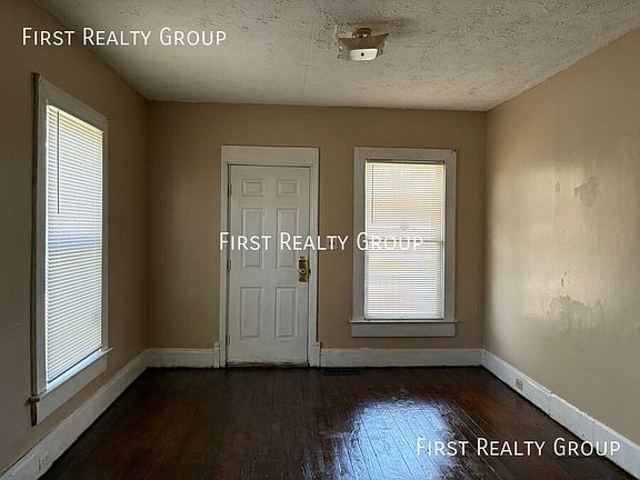 3rd image of 451 Hunter Ave