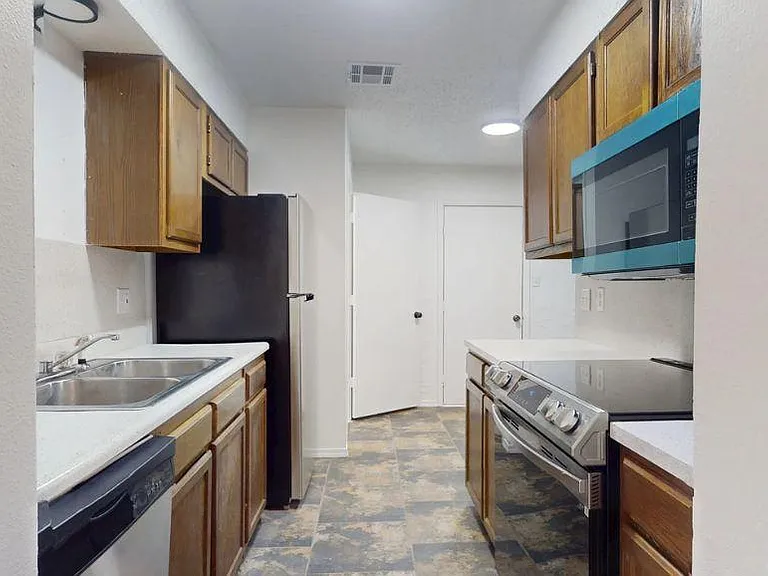 603 Seminole Dr — Photo 10