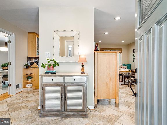 4th image of 5212 Pommeroy Dr