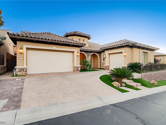 2nd image of 2892 Josephine Dr