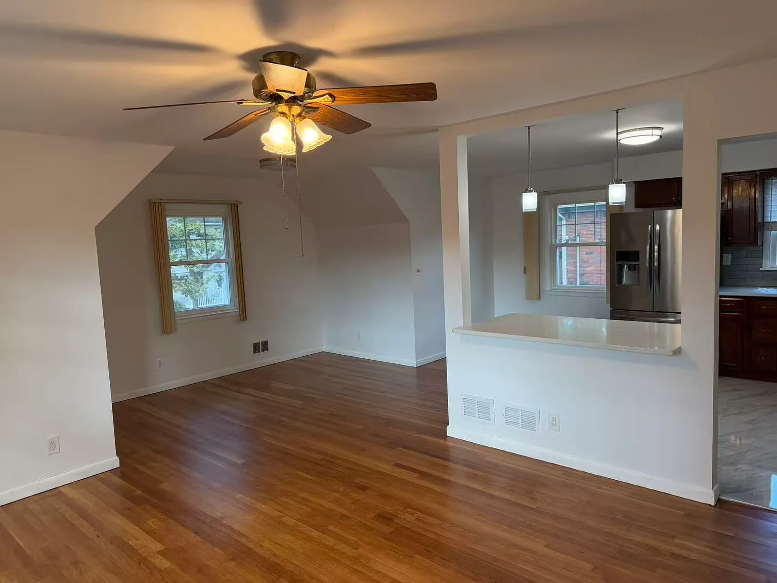 2 bed, 1000 sqft, $2,300 — Photo 4