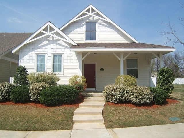 1st image of 1813 Cambridge Dr
