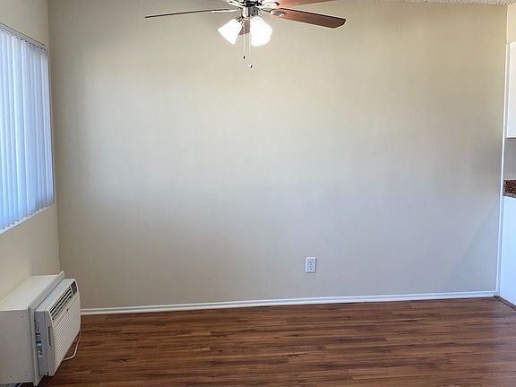 3rd image of 17320 Burbank Blvd #39