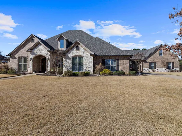 3901 Clarkway Pl, Longview, TX 75605