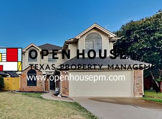 2406 Brooke Ct, Carrollton, TX 75006