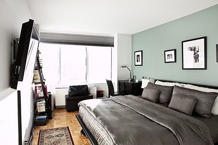 3rd image of 61 W 62nd St APT 5H