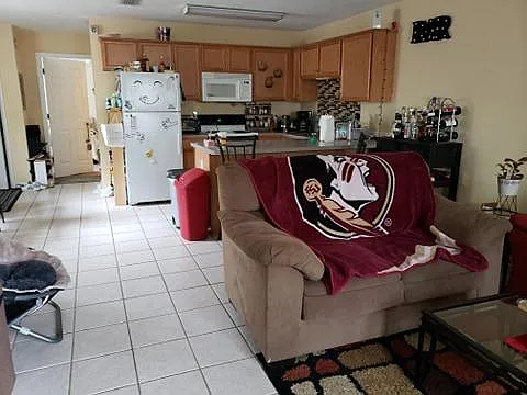 211 Fifield Ln — Photo 4