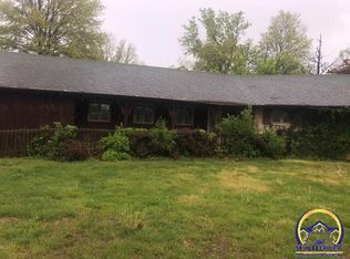 3220 NE Kincaid Rd, Topeka, KS 66617